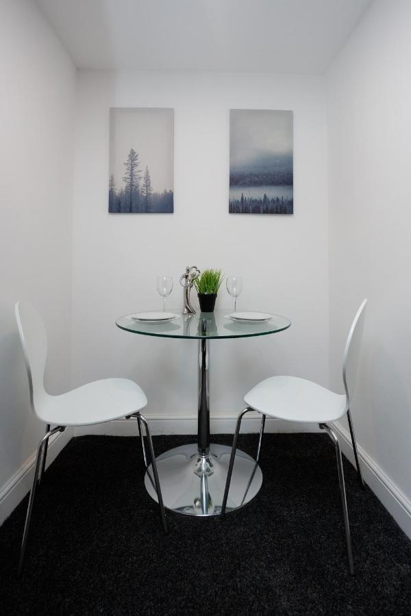 Carter House Apartments.....6 Beds In 3 Bedrooms Leeds  Room photo